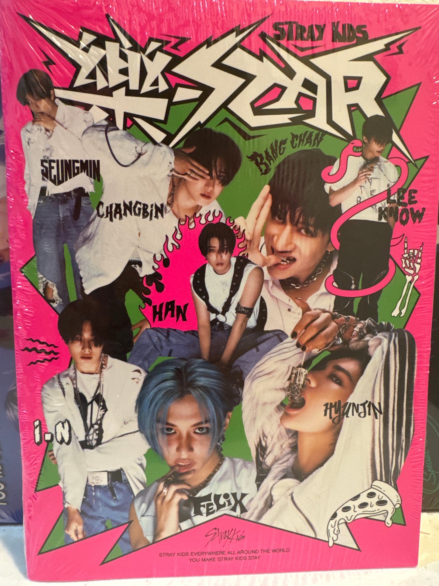 STRAY KIDS – ROCK-STAR (樂-STAR) (HEADLINER VER.)